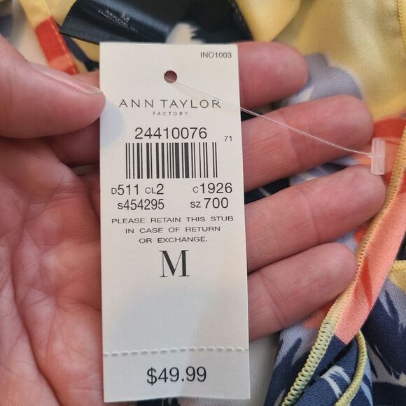 LOFT Factory NWT floral sleeveless Blouse size M - Picture 3 of 4